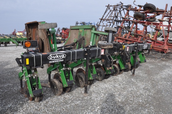 Sukup 9400 6 row 30" 3-pt. cultivator