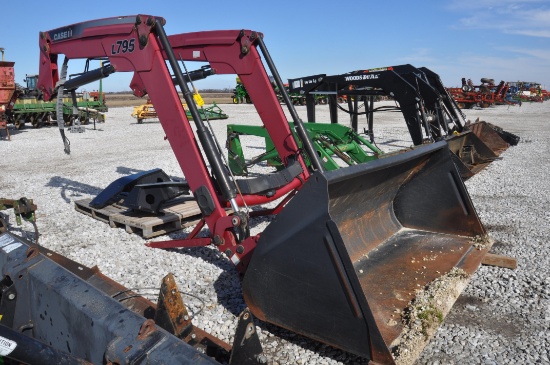 Case-IH L795 loader