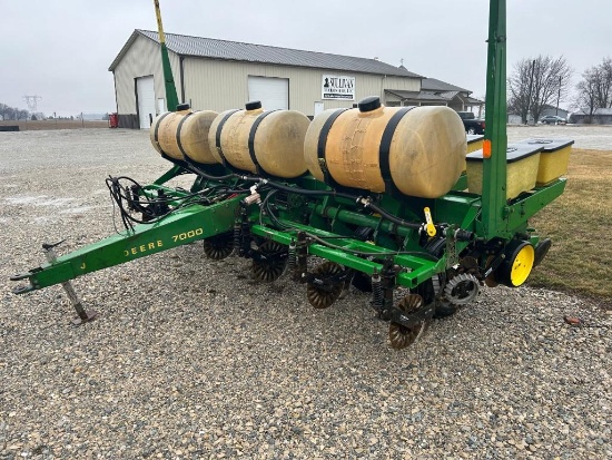 John Deere 7000 6 row 30" planter