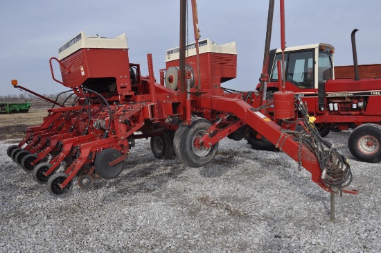 Case-IH 955 12 row 30" planter