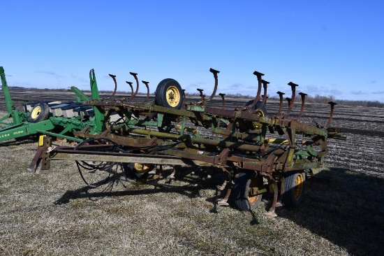 John Deere 1010 22' field cultivator