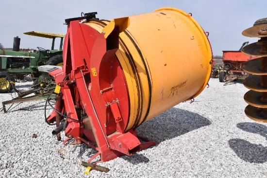 Tomahawk 3-pt. straw blower
