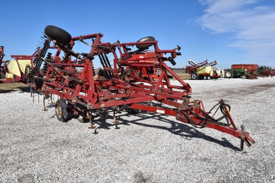 Case-IH 4800 24' field cultivator