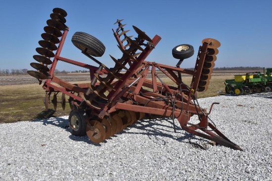 International 490 25' disk