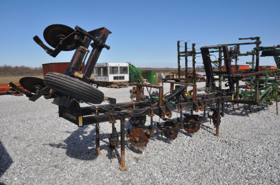 Strohm 9-knife 3-pt. liquid side dress bar