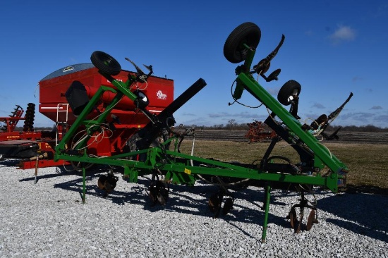 Shop built 40' 3-pt. NH3 side dress bar