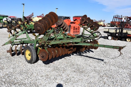 John Deere 16' disk