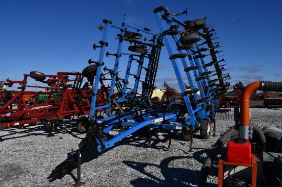 DMI Tiger-Mate II 32' field cultivator