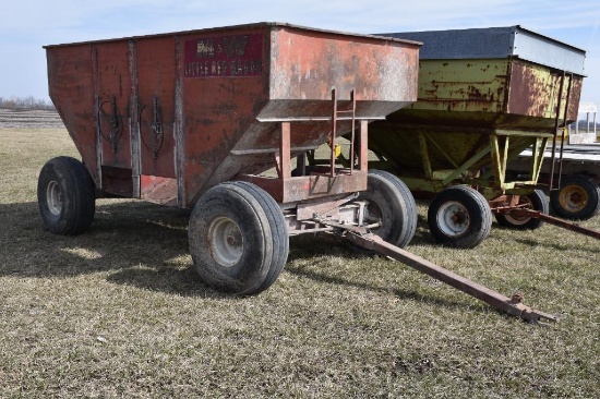 M&W Little Red Wagon gravity wagon