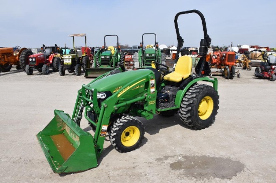 John Deere 2520 MFWD compact tractor