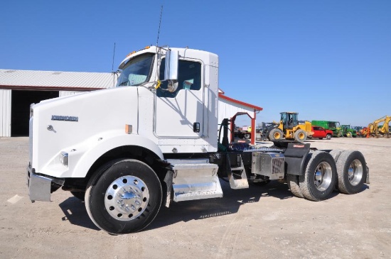 2012 Kenworth T800 day cab semi