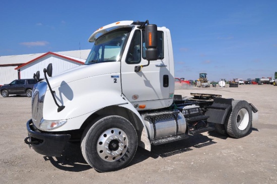 2012 International 8600 day cab semi