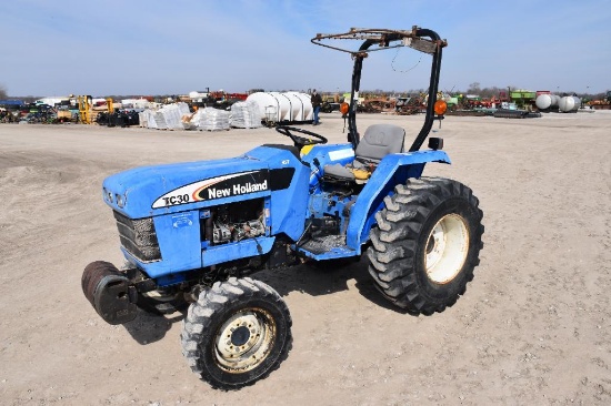 New Holland TC30 MFWD tractor