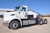 2010 Peterbilt 384 day cab semi
