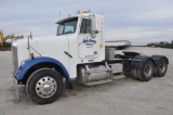 2000 Freightliner Classic day cab semi