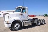 2000 International 9200 day cab semi