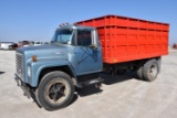 1976 International Loadstar 1600 grain truck