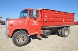 1986 Ford 700 grain truck