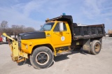 1981 Ford F700 dump truck