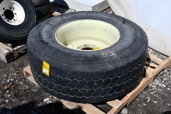 425/65R22.5 tire & 8-bolt wheel