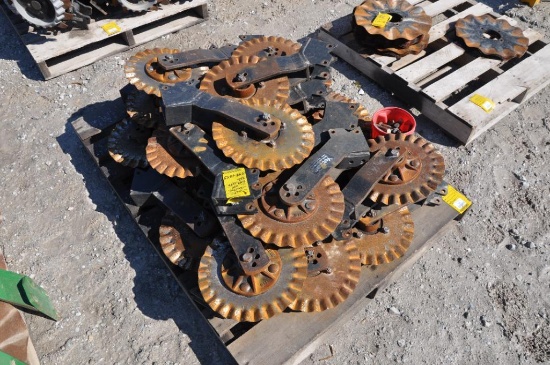 (23) Yetter no-till coulters & brackets