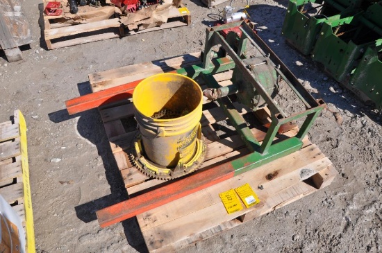 Chain drive pump