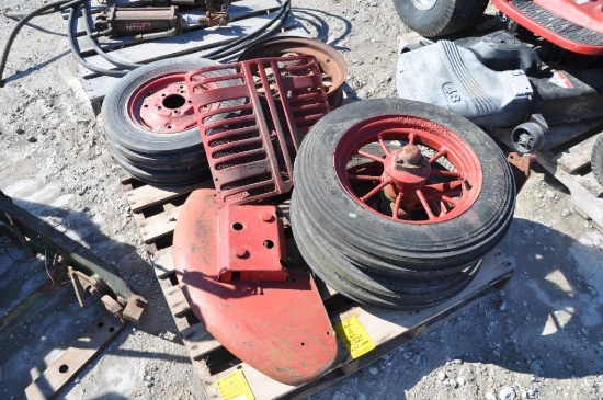 Pallet of IH tractor parts
