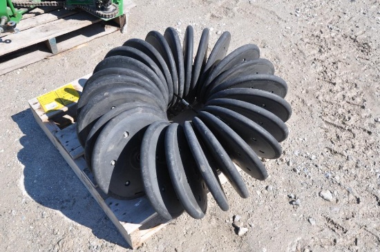 (24) Rubber closing wheels