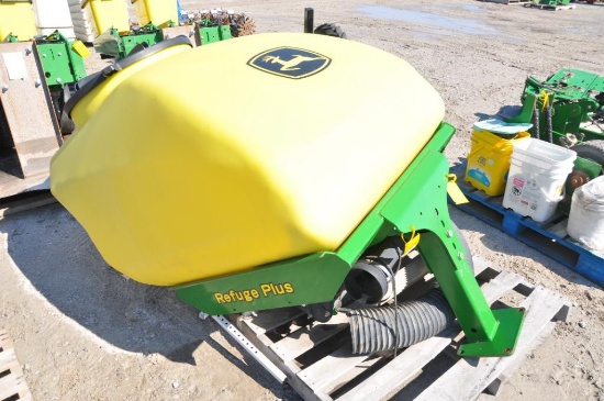 John Deere refuge tank