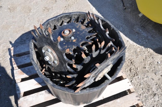 (16) Martin spike tooth closing wheels