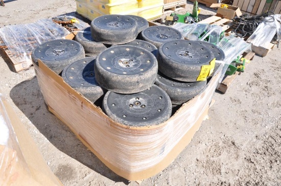 (48) Gauge wheels off John Deere planter
