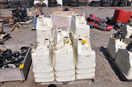 (24) Kinze EdgeVac meters