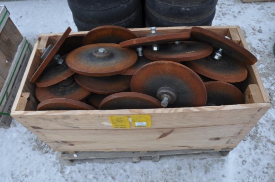(24) Cast closing wheels