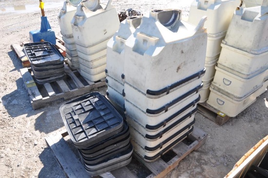 (11) Kinze black seed boxes & lids