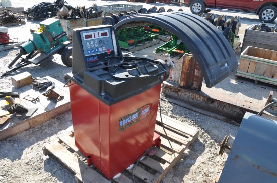 Coats Baseline 225 tire balancer