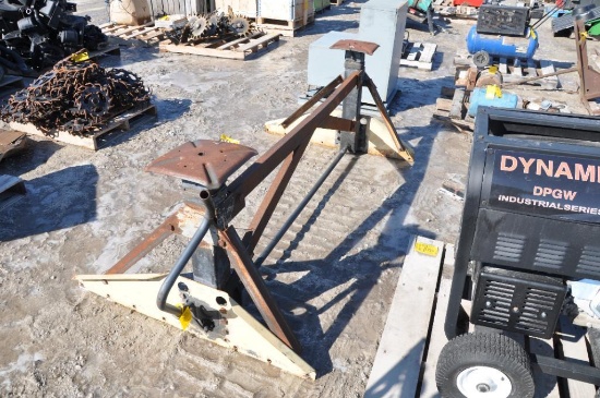 Semi trailer landing gear
