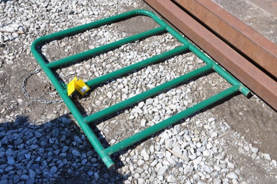 4' pipe gate