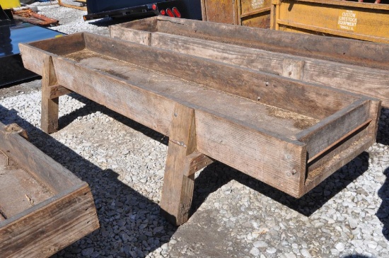 10' wooden feed bunk