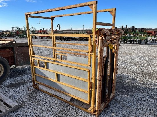 Foremost cattle chute & head gate