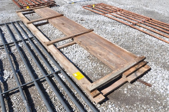 (2) 14' feed gates