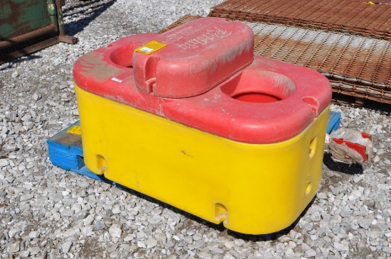 Ritchie 2-hole calf drink