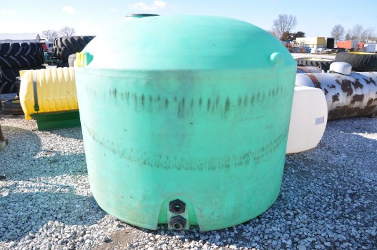 1,500 gal. poly tank