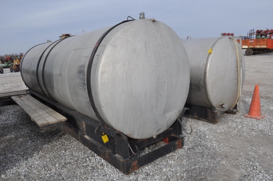 2,400 gal. aluminum tank