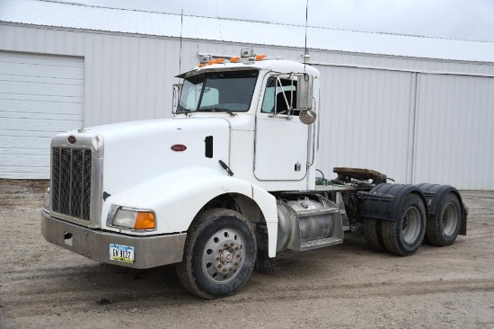 2003 Peterbilt 385 day cab semi