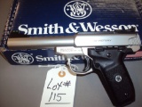 S&W VICTORY 22 AUTO PISTOL, LIKE NEW WITH BOX AND EXTRA MAGAZINE