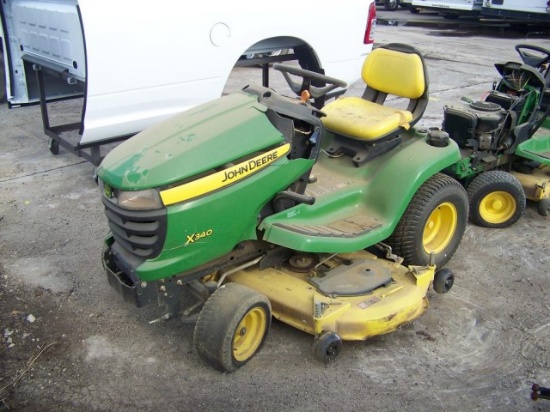 John Deere X340 Riding Mower