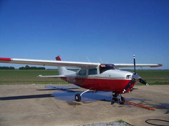1970 Cessna 210K - Located in Newport, Arkansas