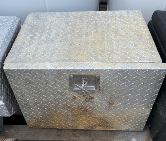 Diamond plate tool box