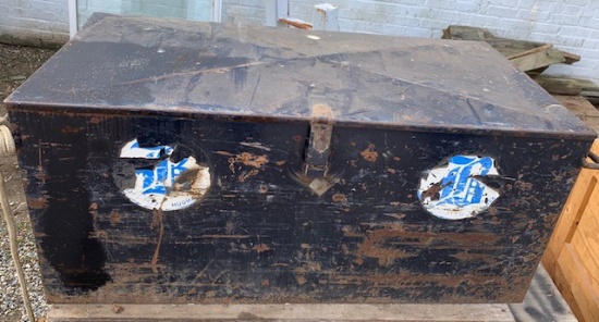 black truck tool box