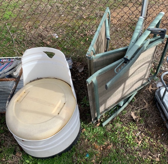 barrel chair & folding patio lounge